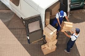 Man and Van Services vs. Traditional Movers: Which is Right?